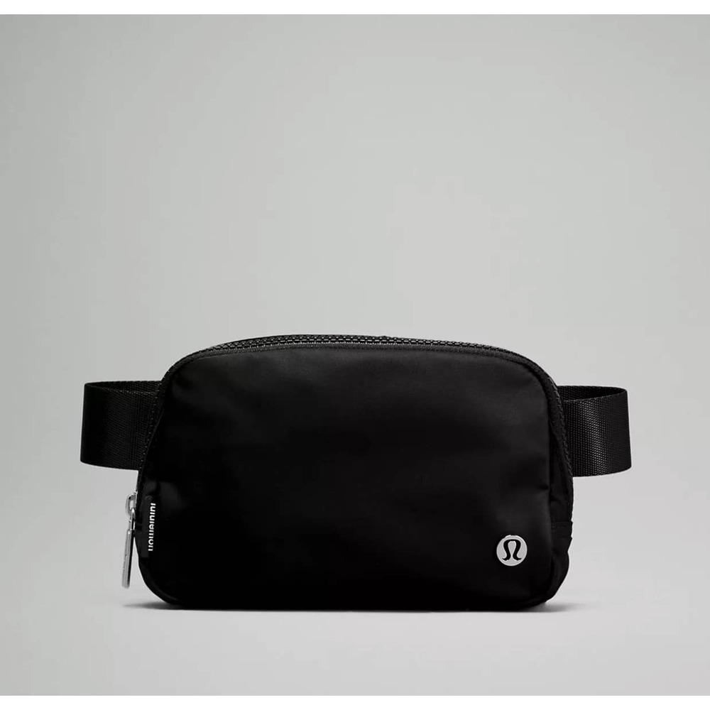 Lululemon Everywhere Belt Bag Black 1L
